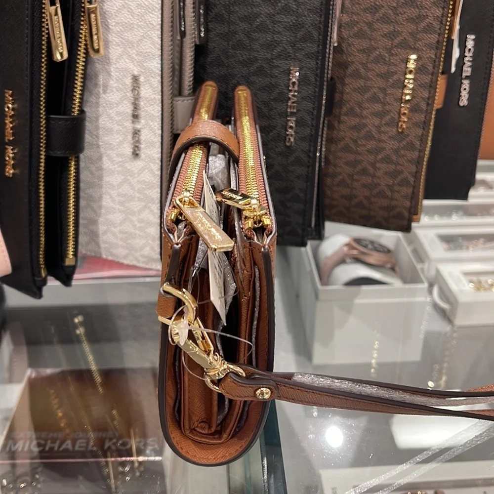 MICHAEL KORS LARGE DOUBLE ZIP WRISTLET WALLET PHONE CASE CLUTCH 
Luggage - Picture 3 of 16